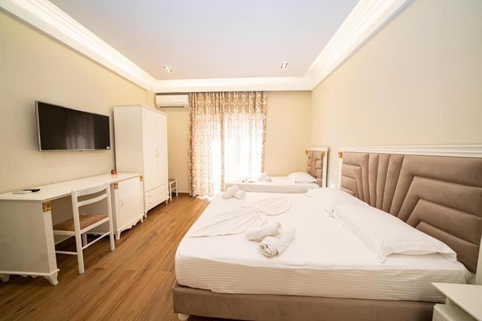 Hotel Vila Mare Драч Екстериор снимка