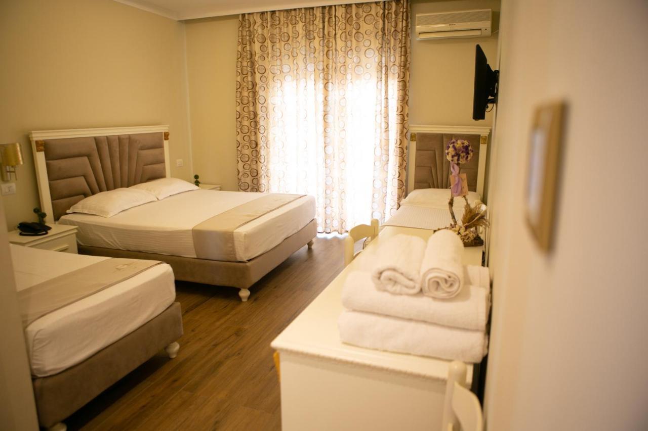 Hotel Vila Mare Драч Екстериор снимка