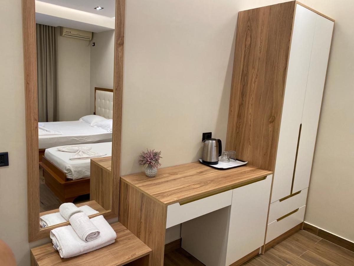 Hotel Vila Mare Драч Екстериор снимка