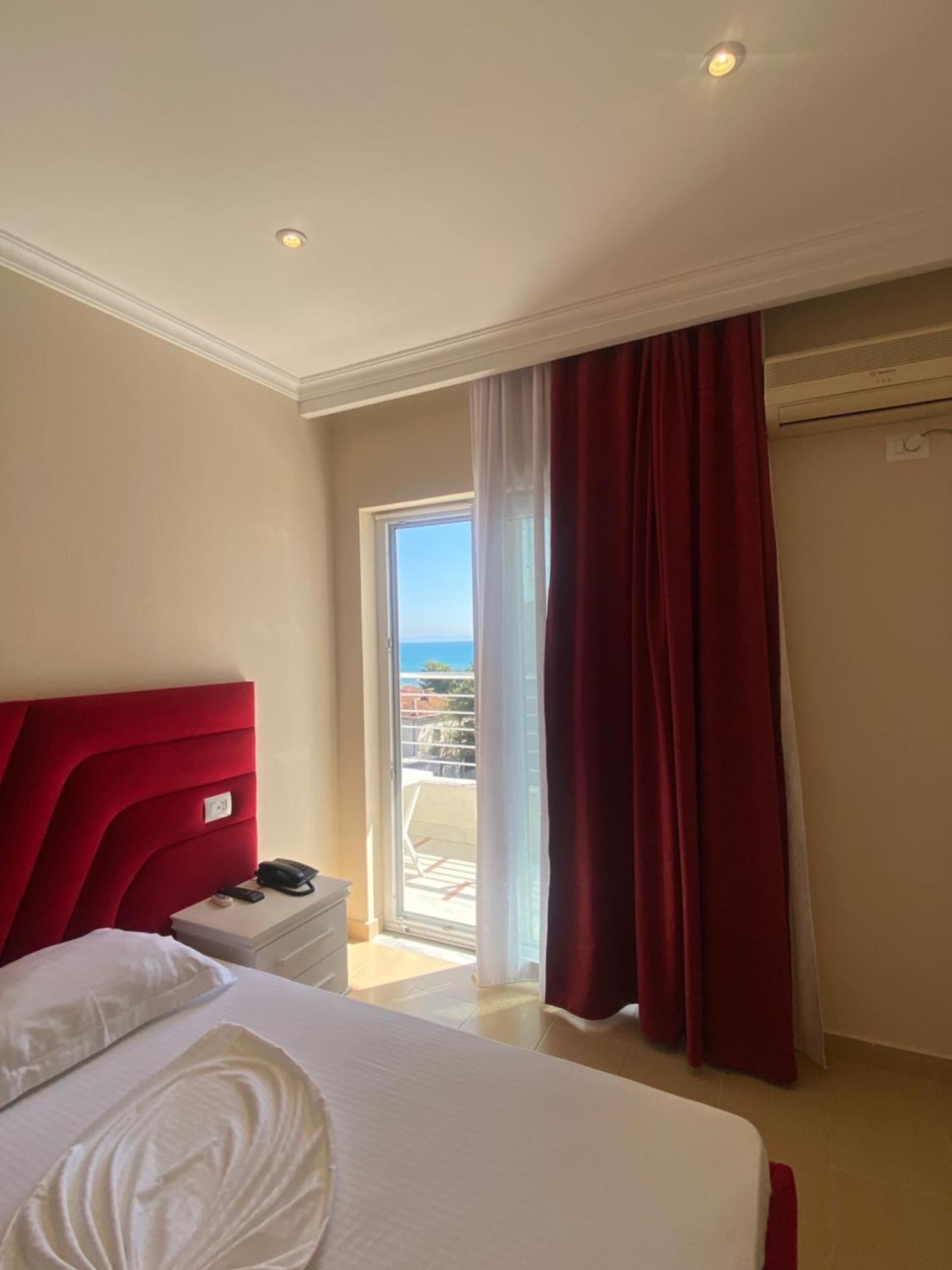 Hotel Vila Mare Драч Екстериор снимка