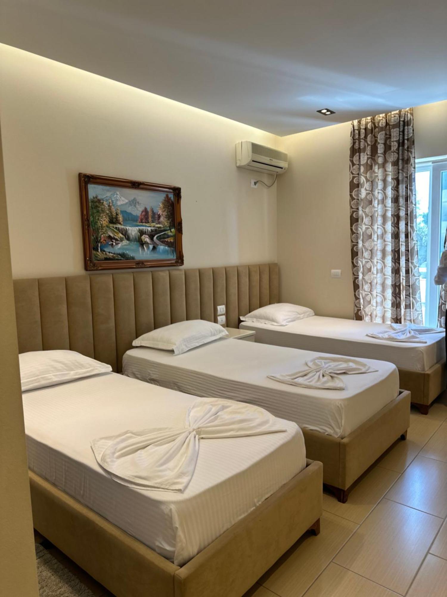 Hotel Vila Mare Драч Екстериор снимка
