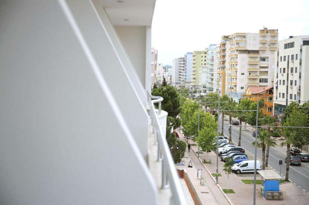 Hotel Vila Mare Драч Екстериор снимка