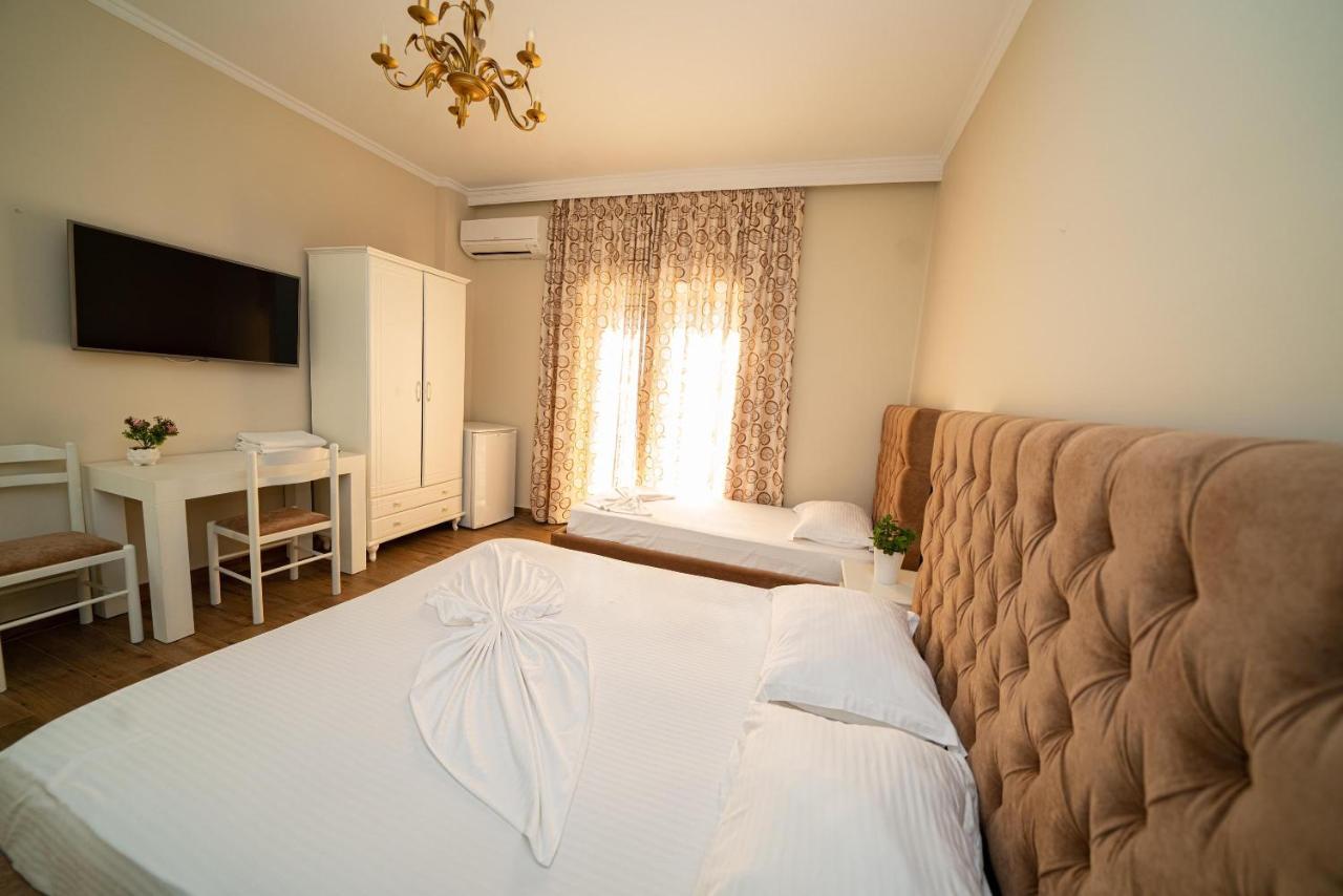 Hotel Vila Mare Драч Екстериор снимка