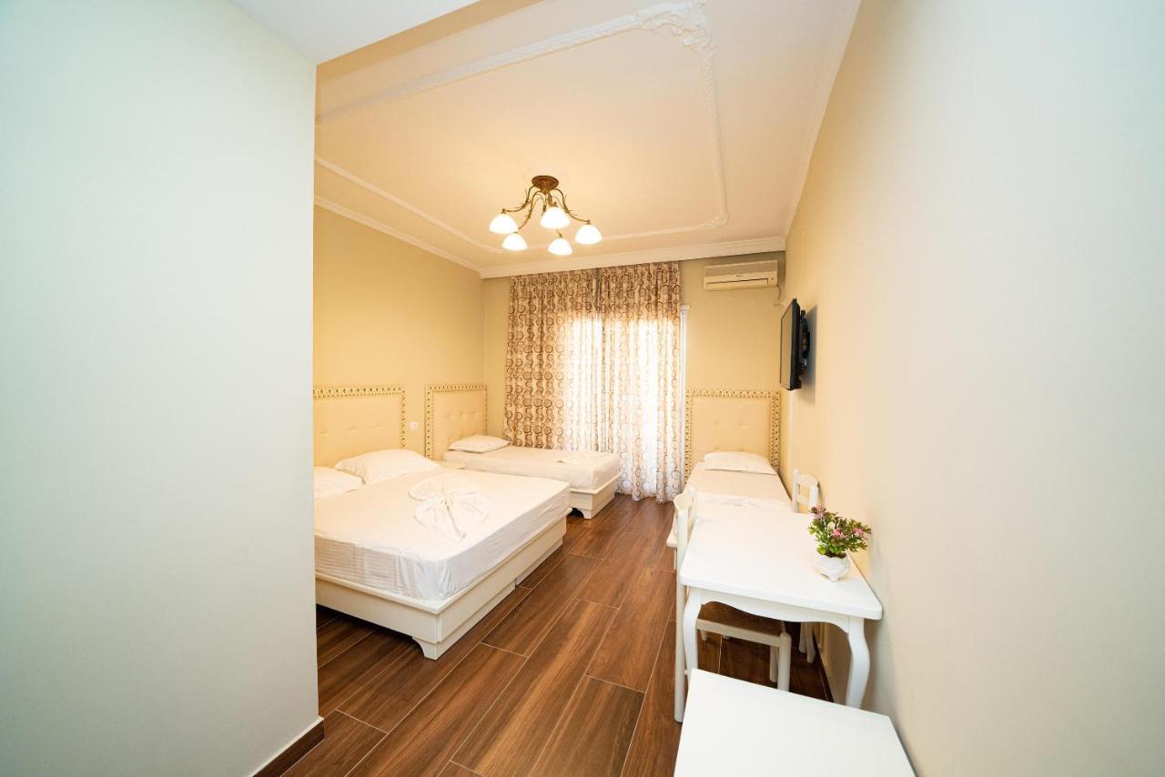 Hotel Vila Mare Драч Екстериор снимка